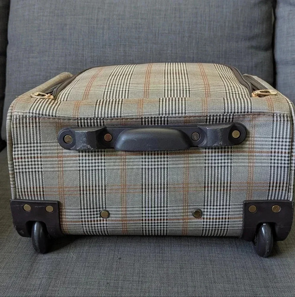 London Fog Braintree Style 1330 2 Wheel Under Seat Travel Luggage Plaid - Picture 5 of 11